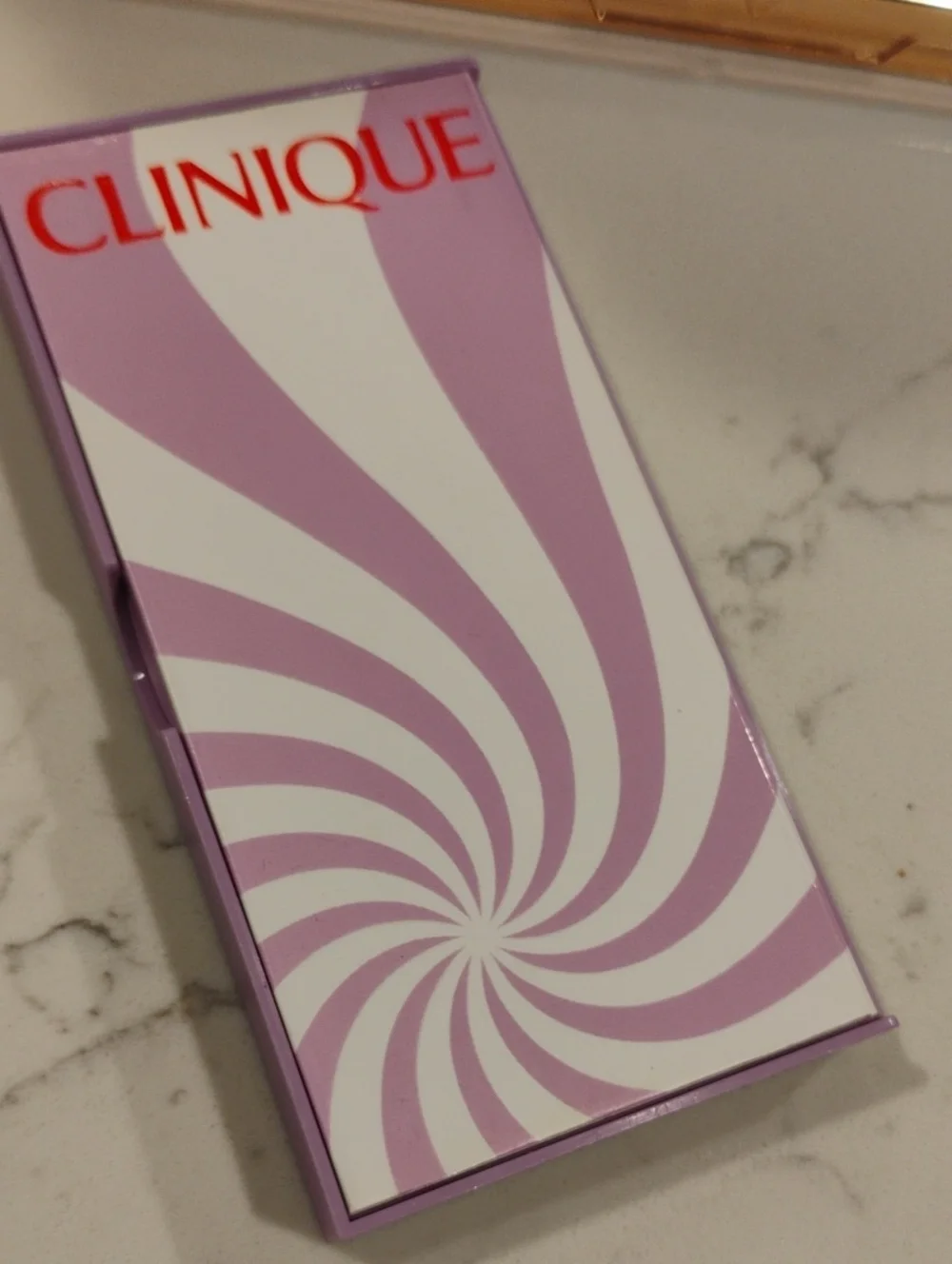 Clinique Eyeshadow Palette — Lavender & White Swirl Design